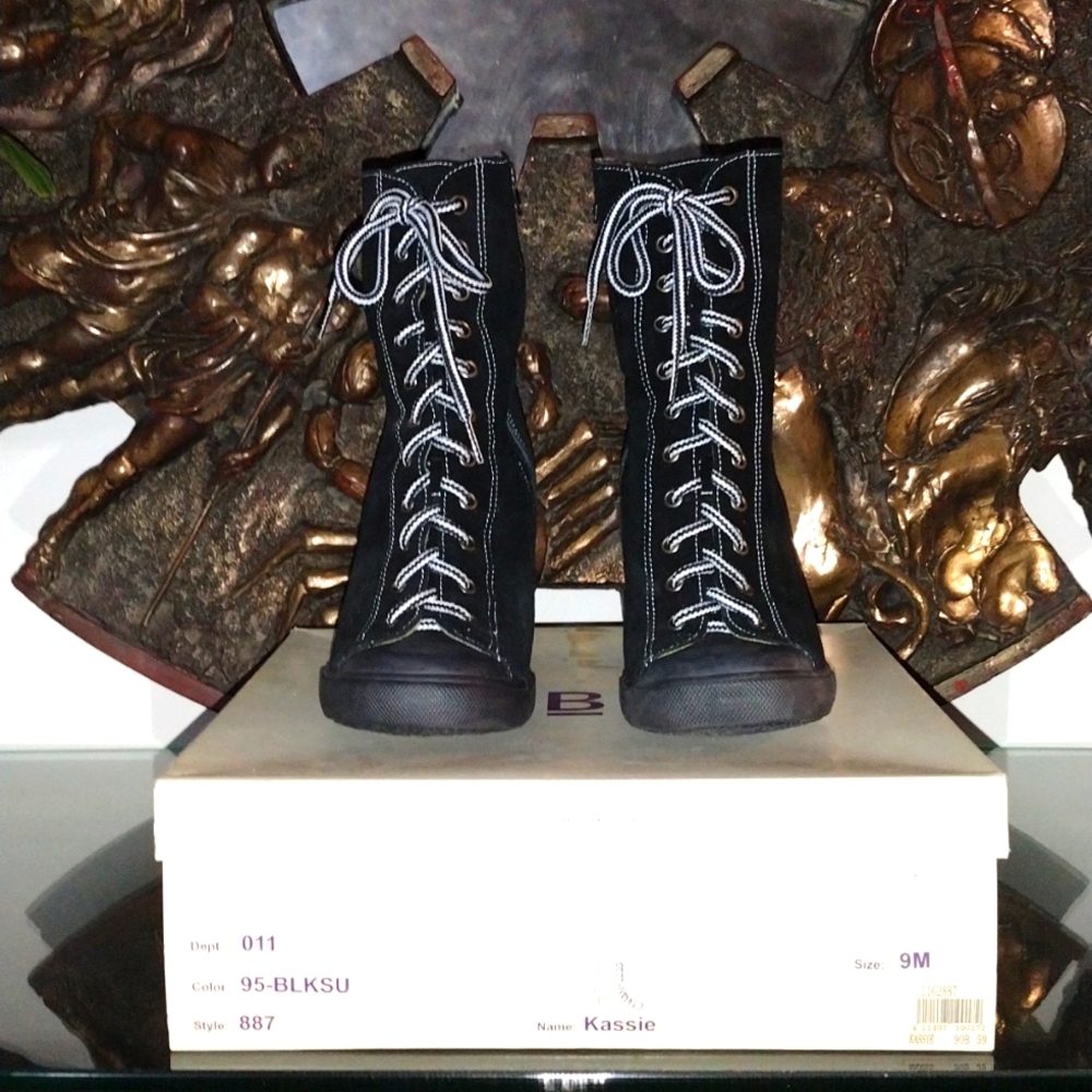 Kassie Vintage Suede Lace-up Ankle Boots - Bakers